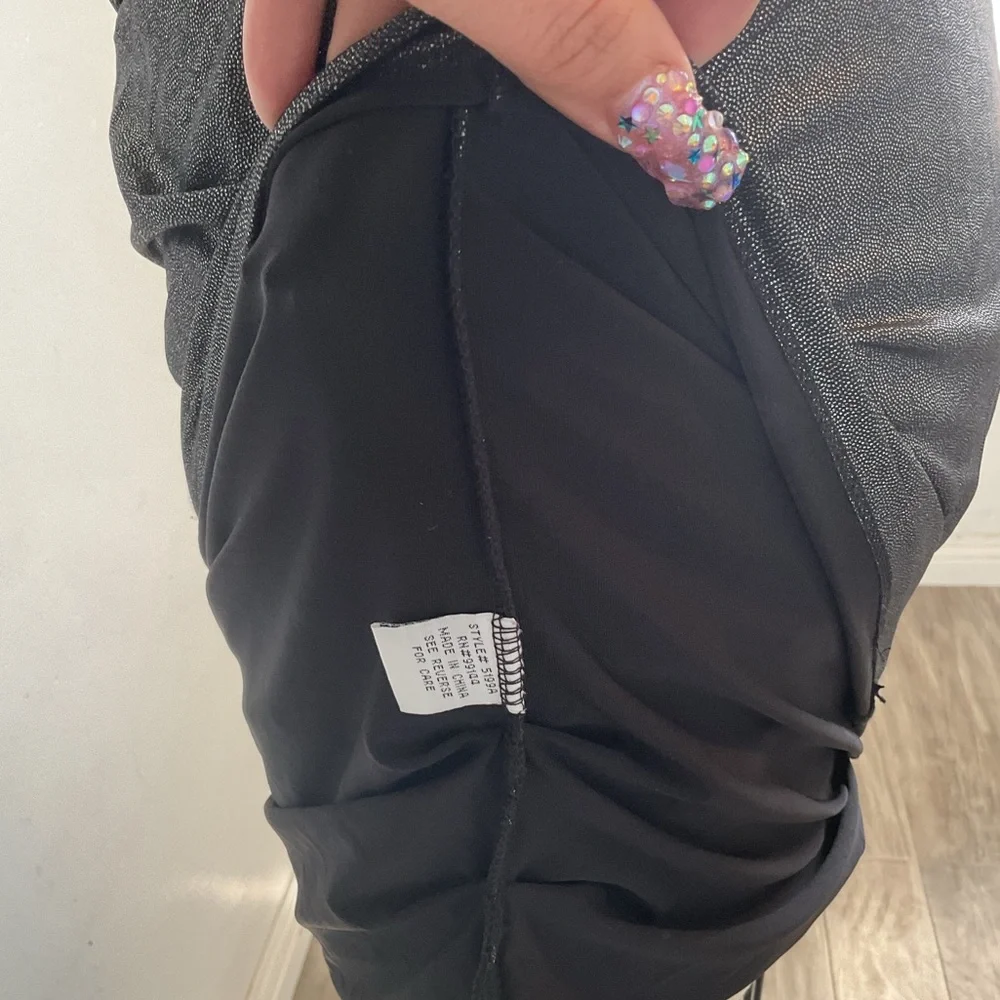 Metallic Ruched DRESS body con - Picture 7 of 9